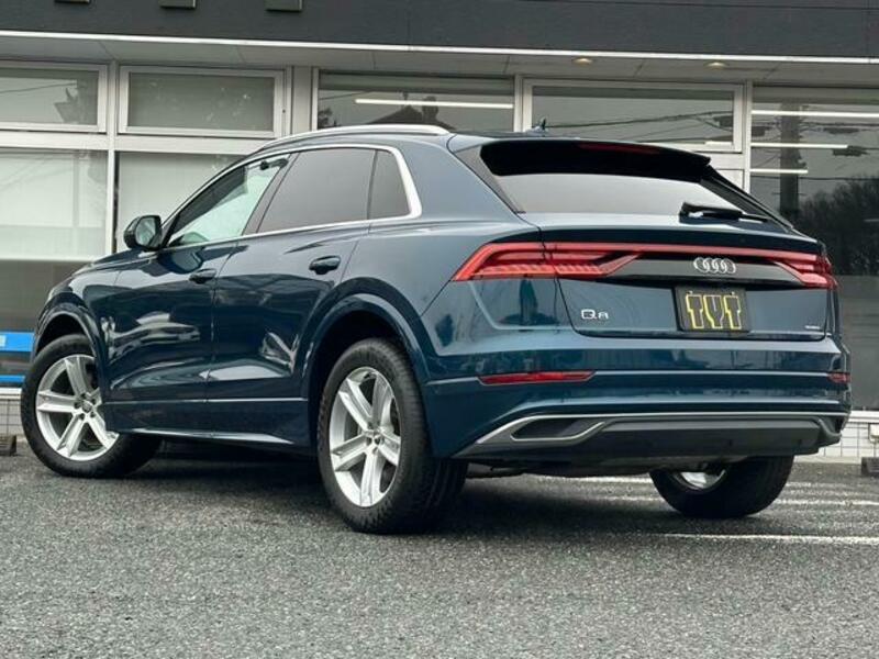 Q8