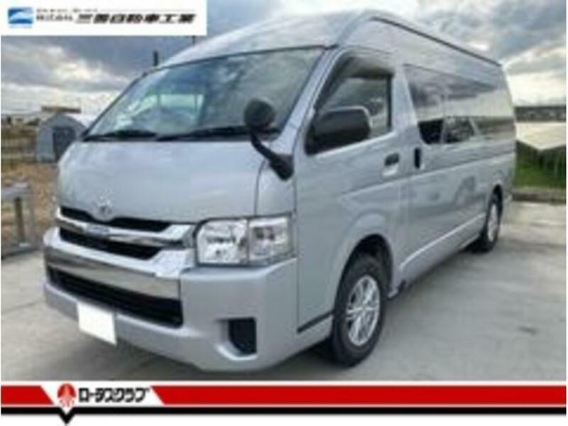 TOYOTA HIACE VAN