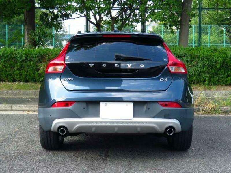 V40