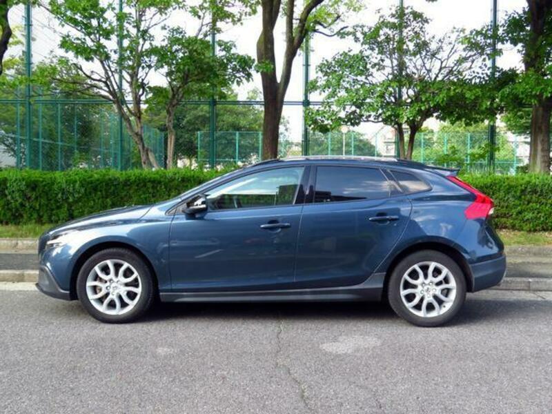 V40
