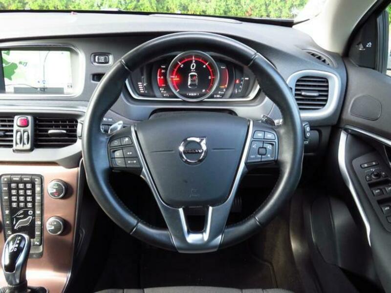 V40