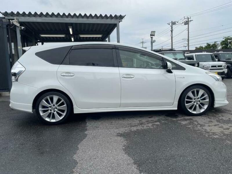 PRIUS ALPHA