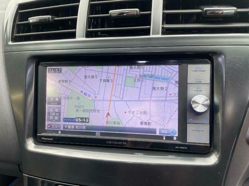 PRIUS ALPHA