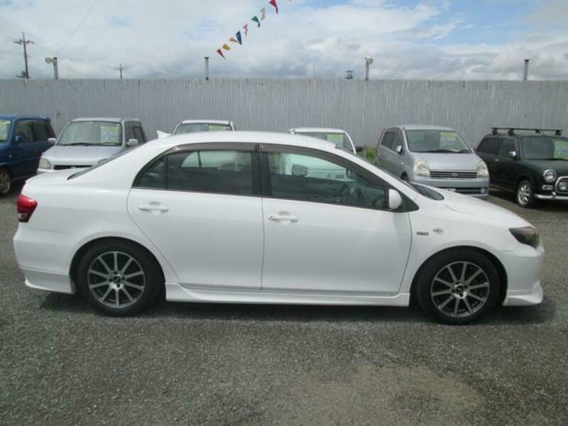 COROLLA AXIO