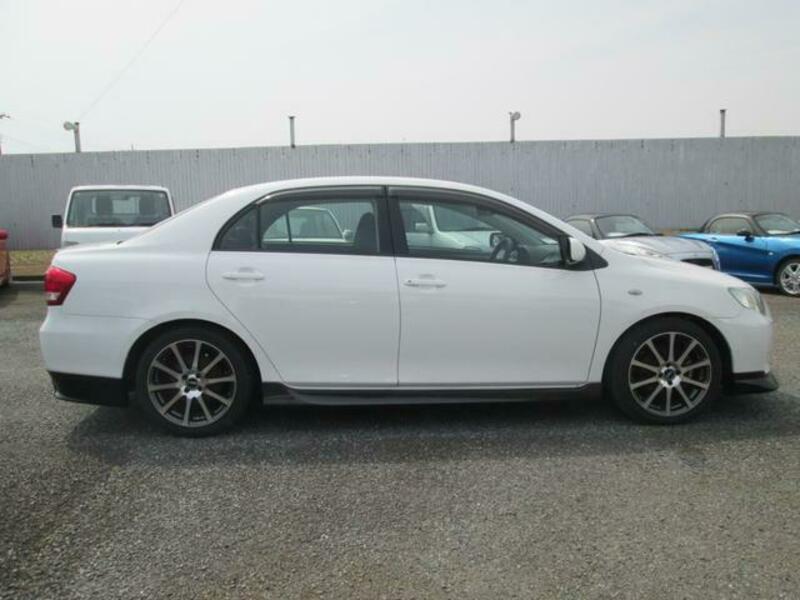 COROLLA AXIO