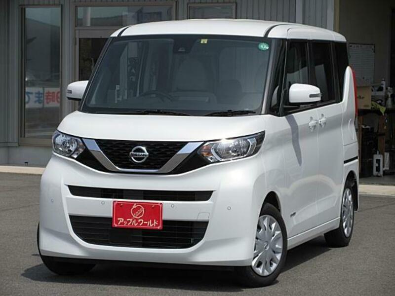 NISSAN ROOX