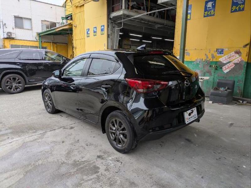 MAZDA2