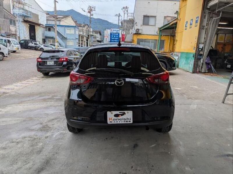 MAZDA2