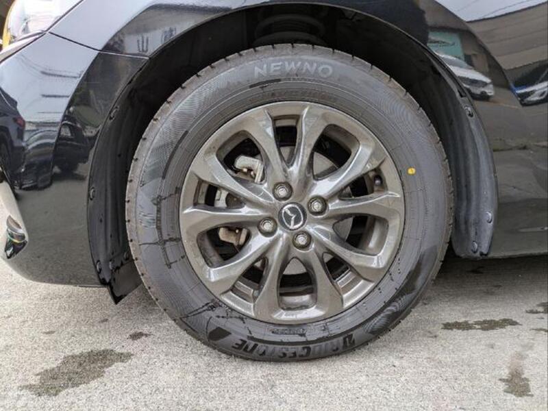 MAZDA2