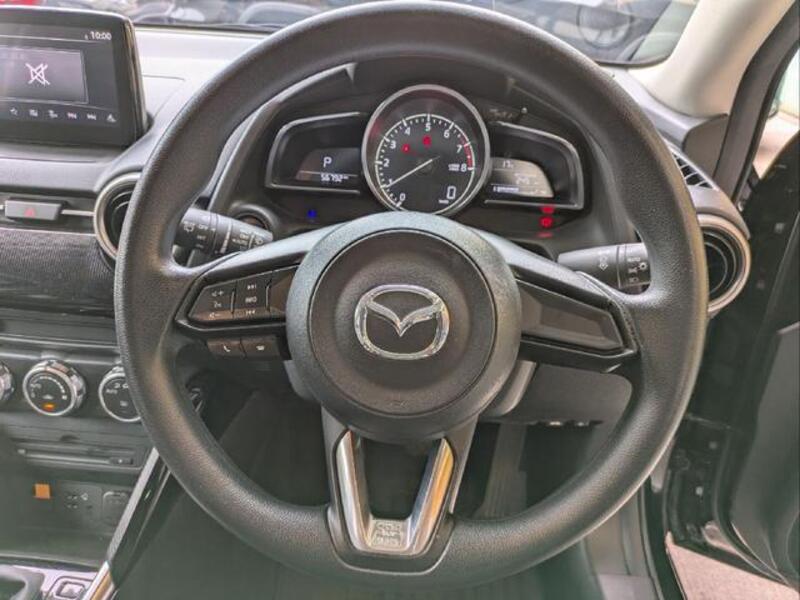 MAZDA2