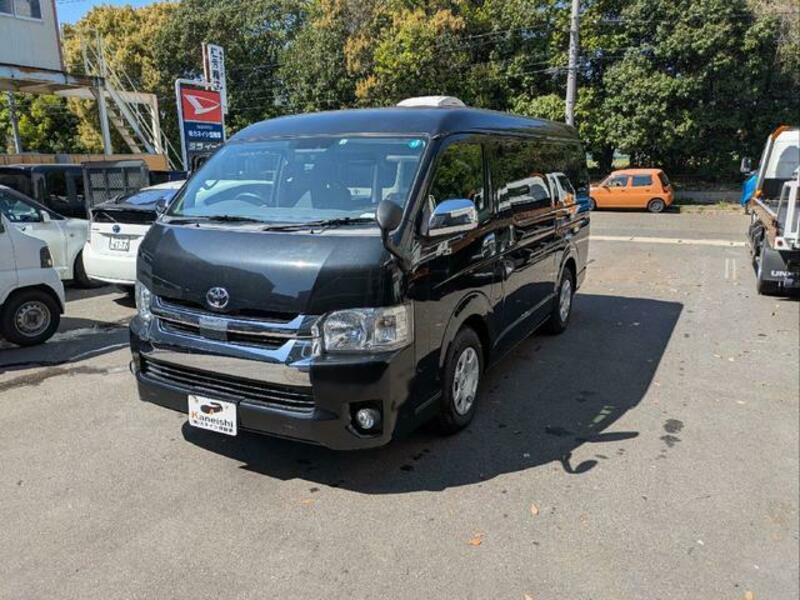 TOYOTA HIACE WAGON