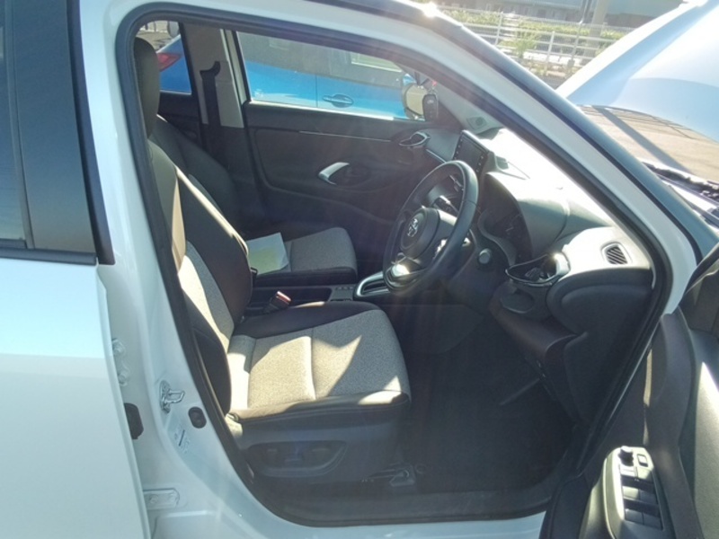 YARIS CROSS