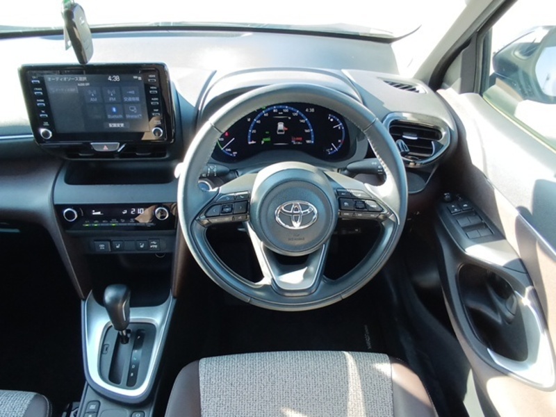 YARIS CROSS