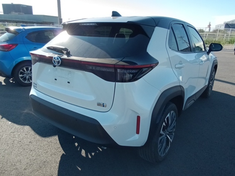 YARIS CROSS