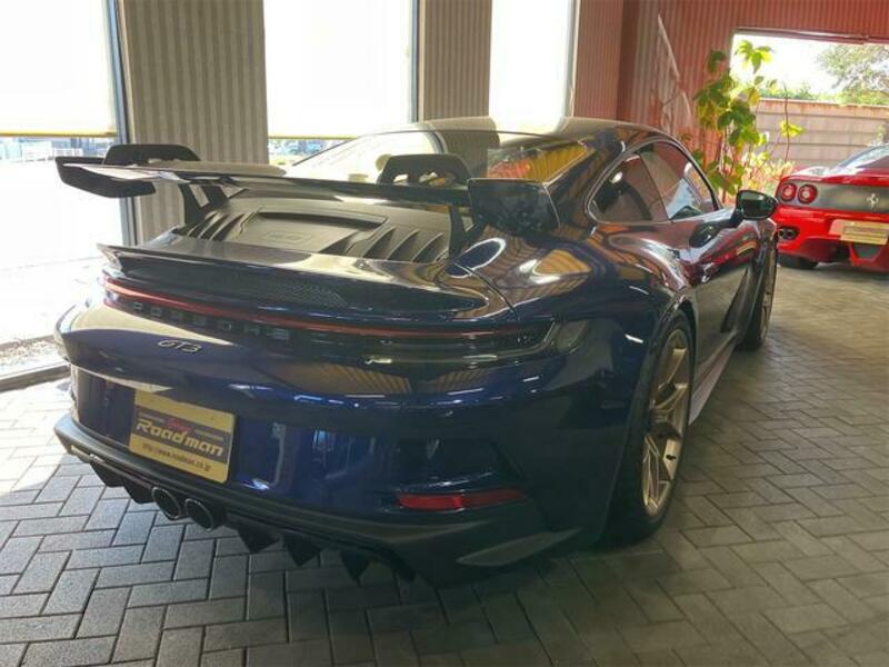 911