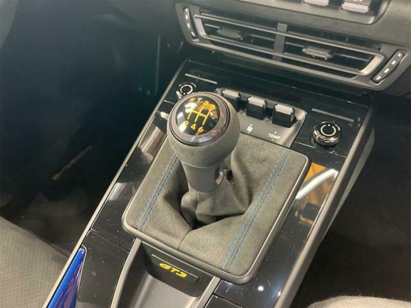 911