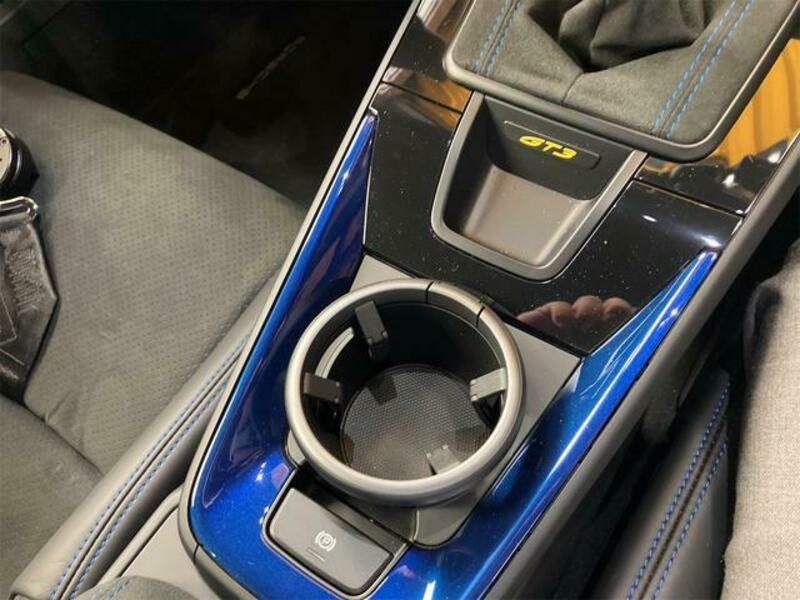 911