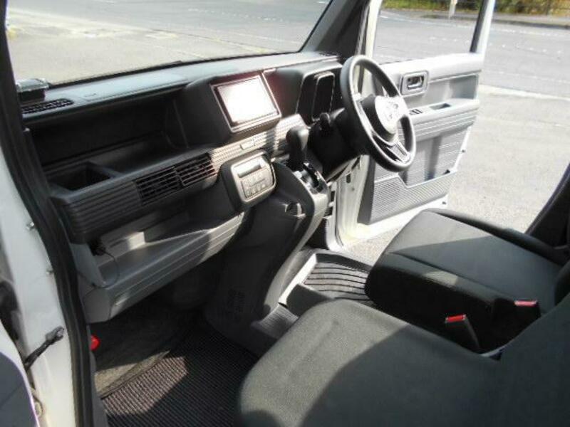 N-VAN