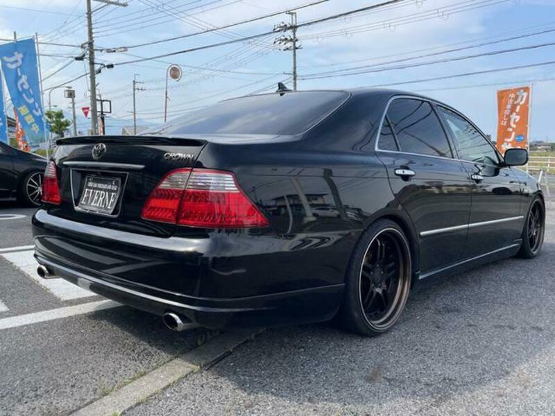 CROWN