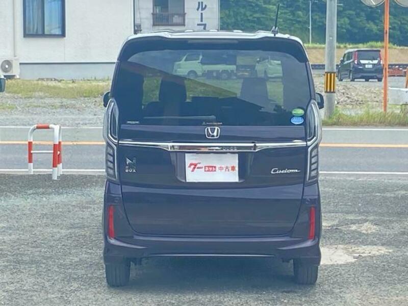 N BOX CUSTOM