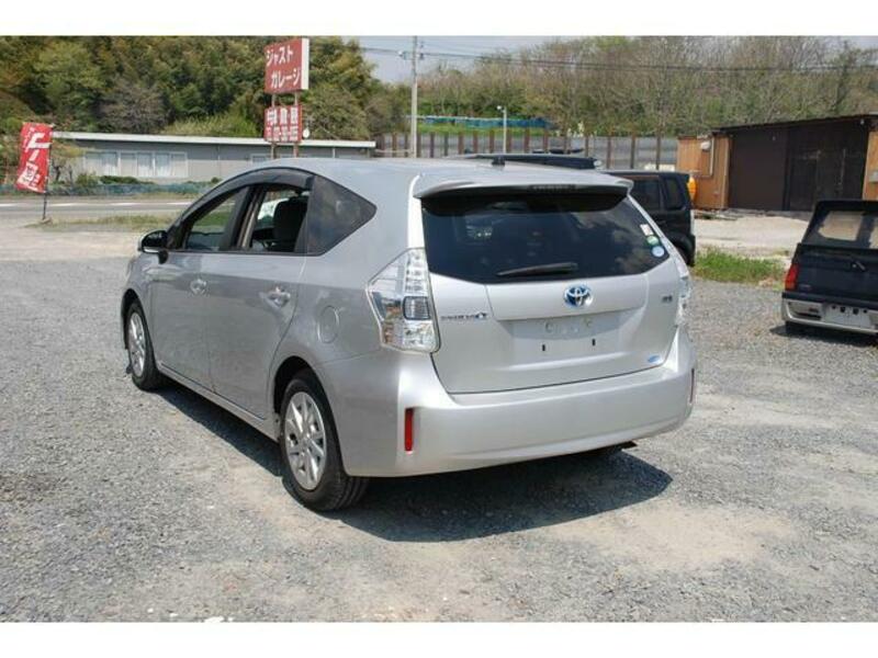 PRIUS ALPHA