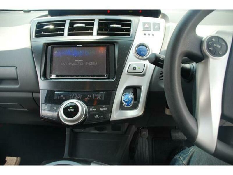 PRIUS ALPHA