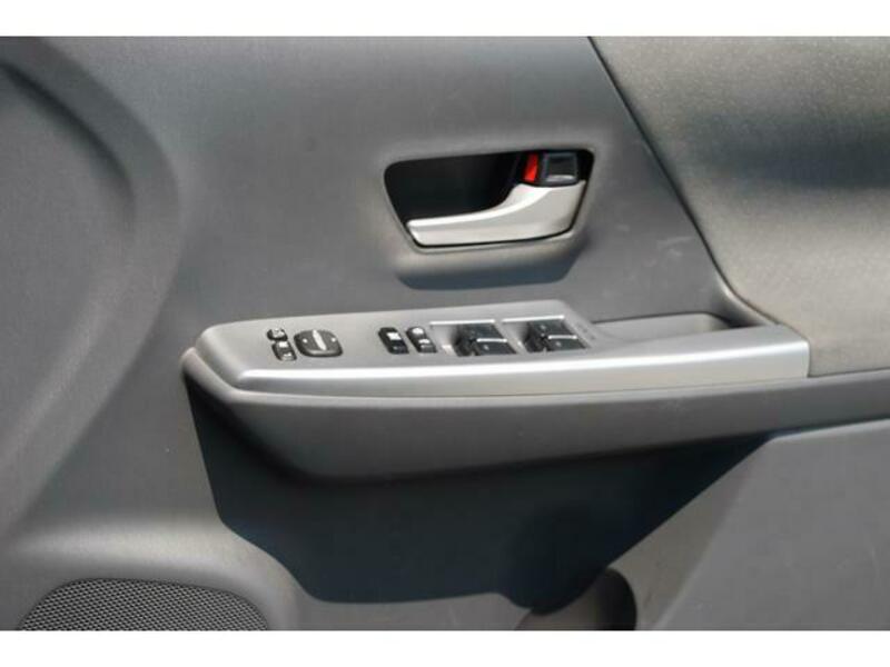 PRIUS ALPHA