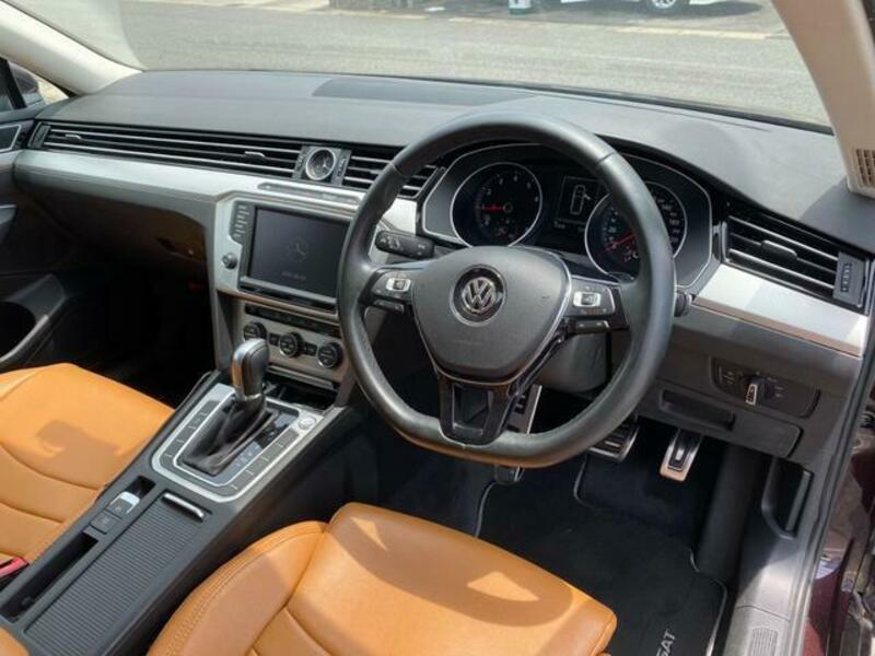 PASSAT VARIANT