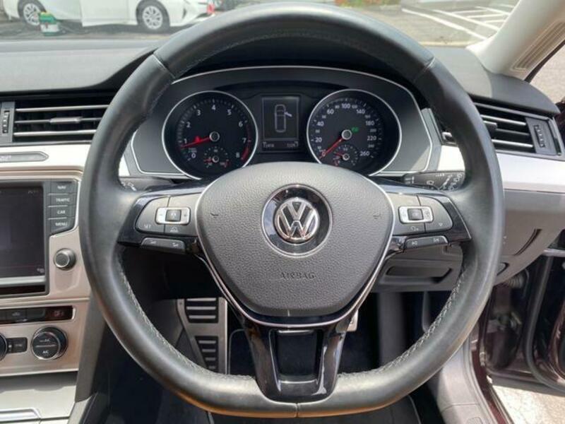 PASSAT VARIANT