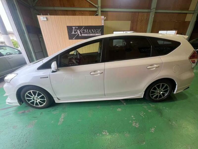 PRIUS ALPHA