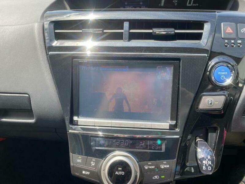 PRIUS ALPHA