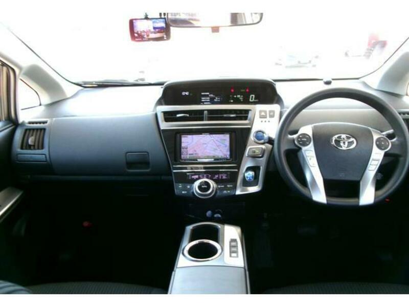 PRIUS ALPHA