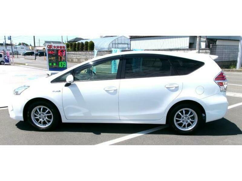 PRIUS ALPHA
