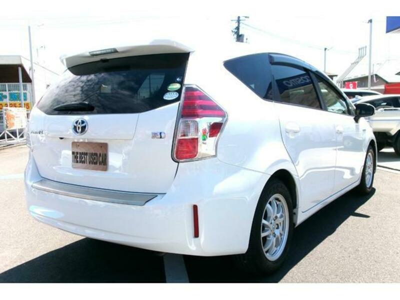PRIUS ALPHA