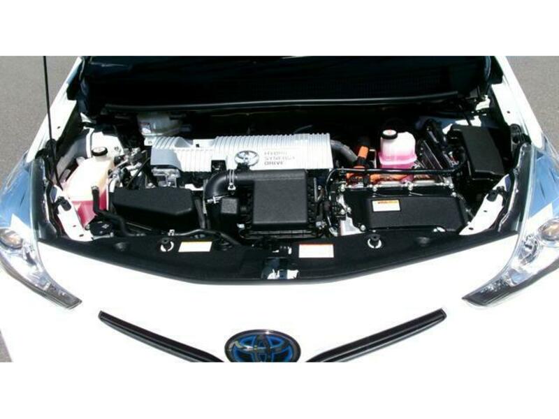 PRIUS ALPHA