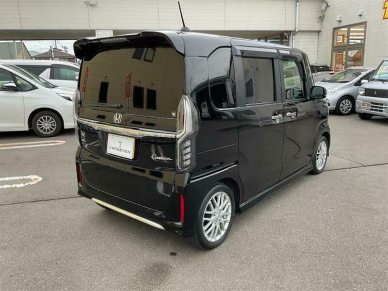 N BOX CUSTOM
