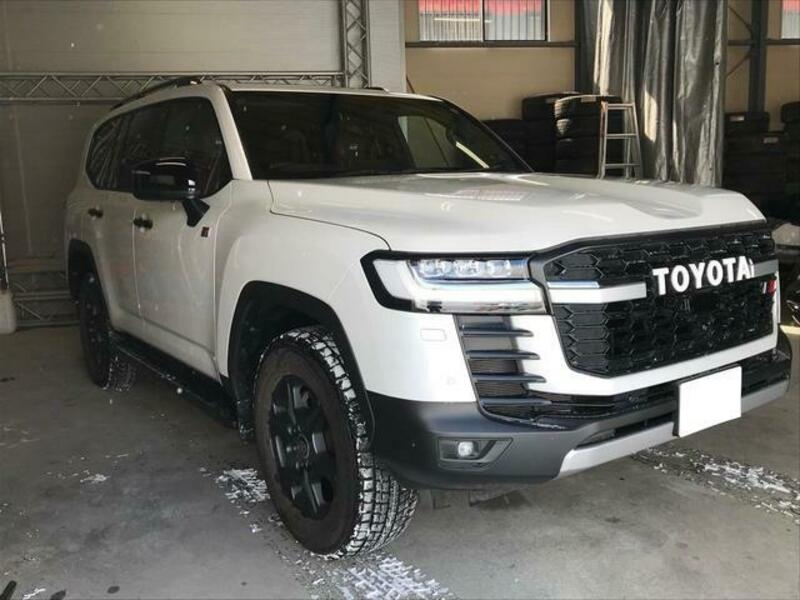 LAND CRUISER
