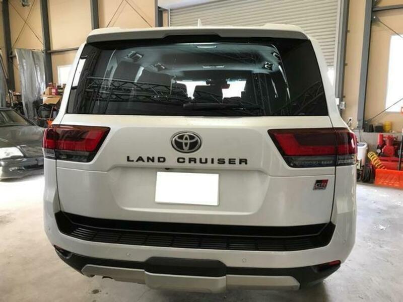 LAND CRUISER
