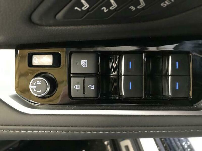 LAND CRUISER