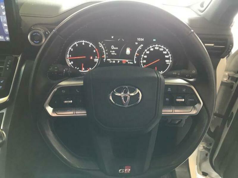 LAND CRUISER