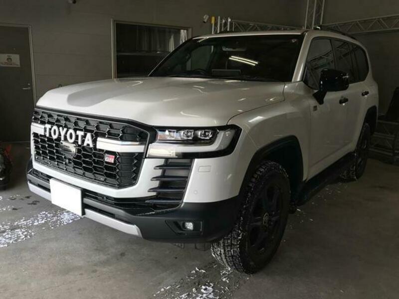TOYOTA LAND CRUISER