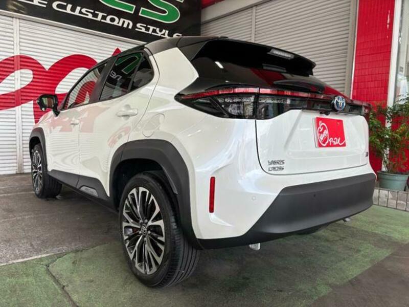 YARIS CROSS