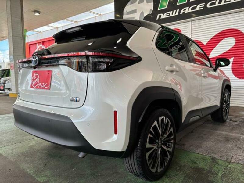 YARIS CROSS