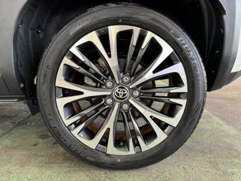 YARIS CROSS