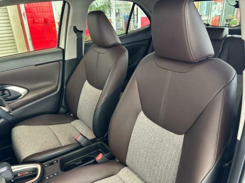 YARIS CROSS