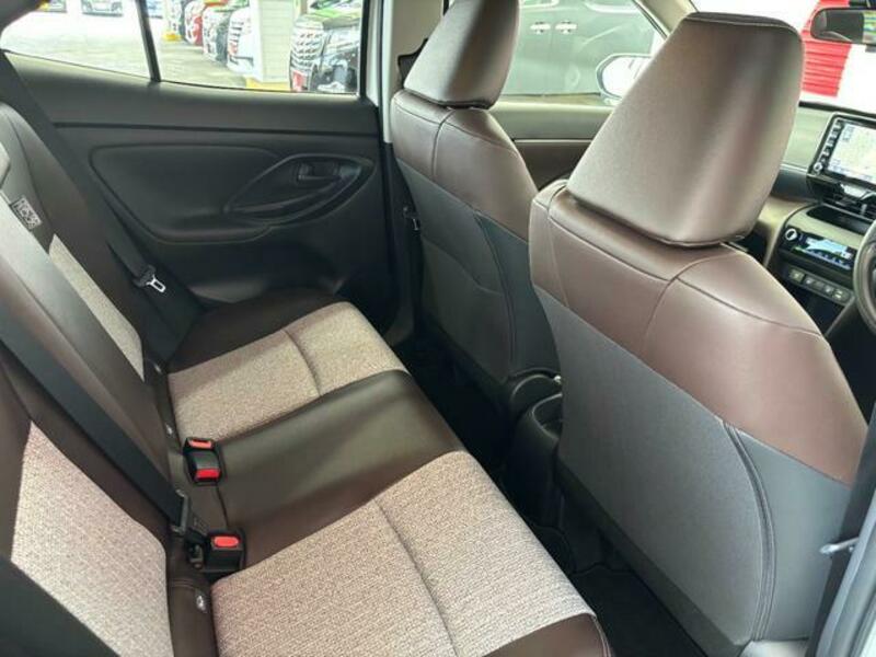 YARIS CROSS