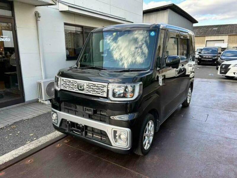 DAIHATSU WAKE