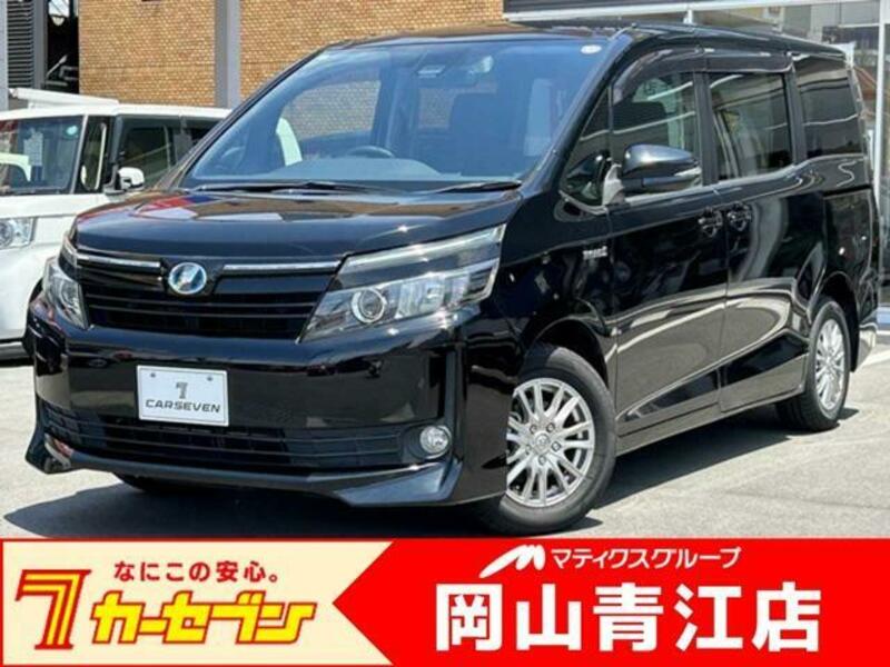 TOYOTA VOXY