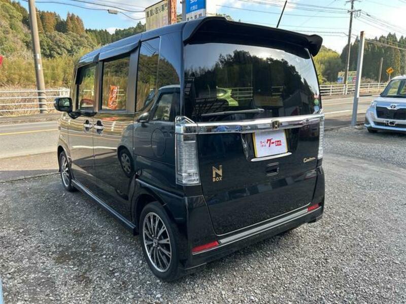 N BOX CUSTOM