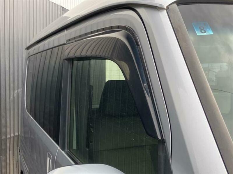 N-VAN